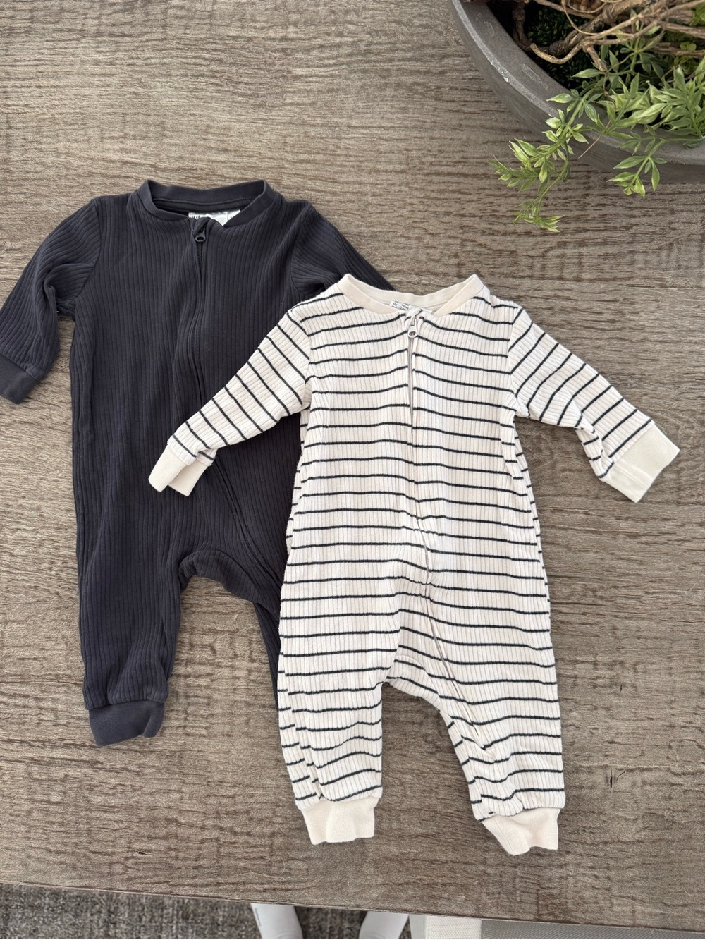H&M zipper footies set of two size 3 months ivory and blue gray